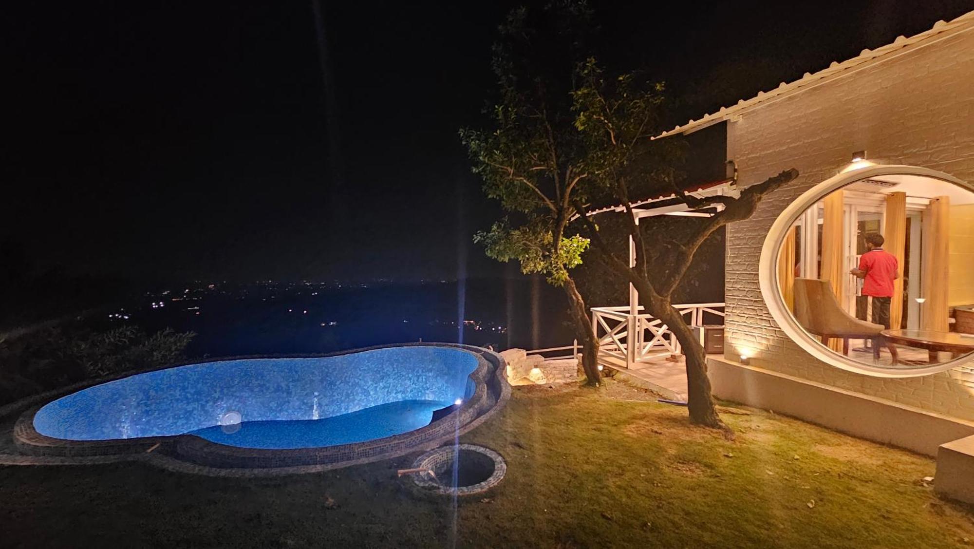 ホテル The Bohemian Casa デヘラードゥーン 部屋 写真